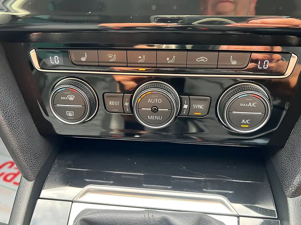 Used 2016 Volkswagen Passat GT White - Interior and Exterior details 16