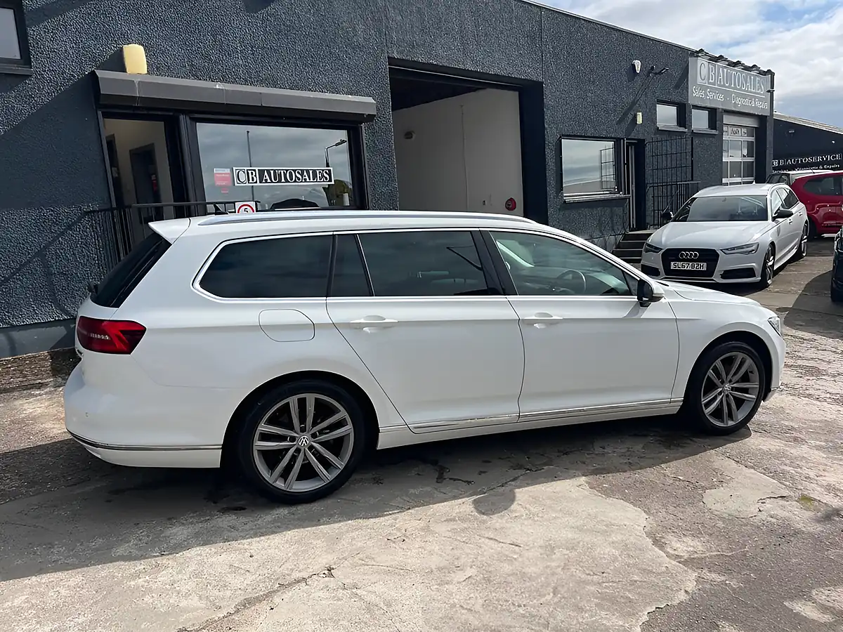 Used 2016 Volkswagen Passat GT White - Interior and Exterior details 3