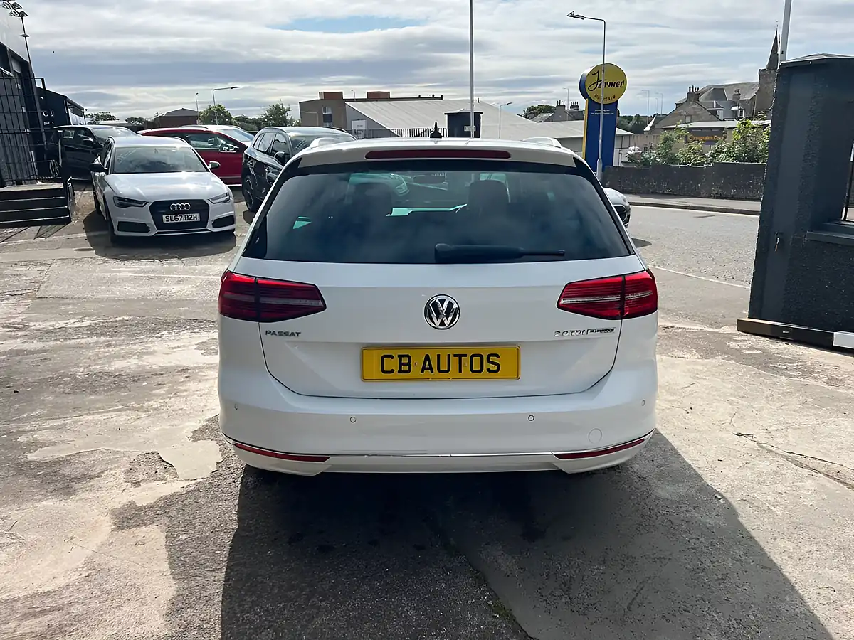 Used 2016 Volkswagen Passat GT White - Interior and Exterior details 5