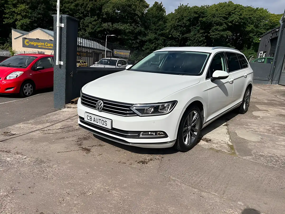 Used 2016 Volkswagen Passat GT White - Interior and Exterior details 7