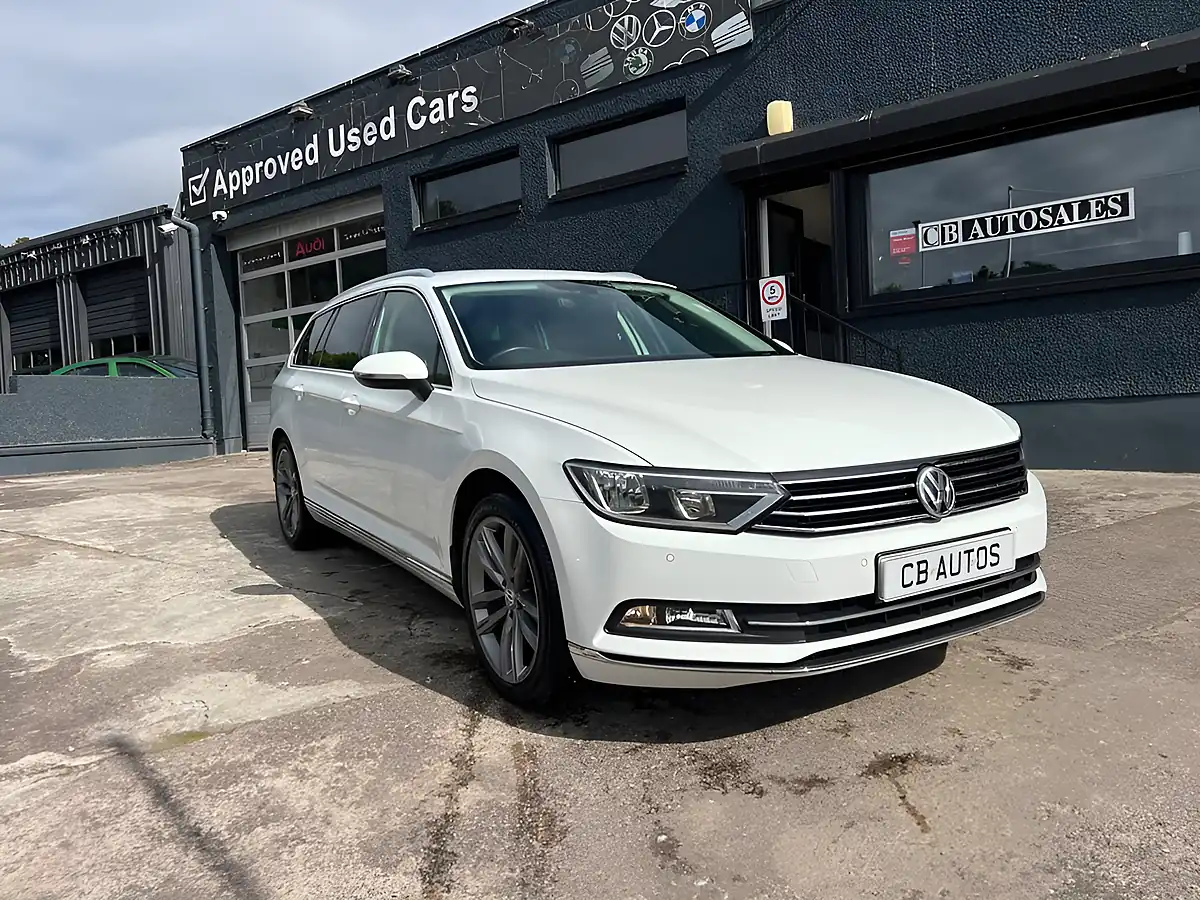 Used 2016 Volkswagen Passat GT White - Interior and Exterior details 8