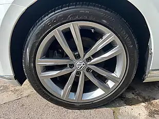 Used 2016 Volkswagen Passat GT White - Interior and Exterior details 9
