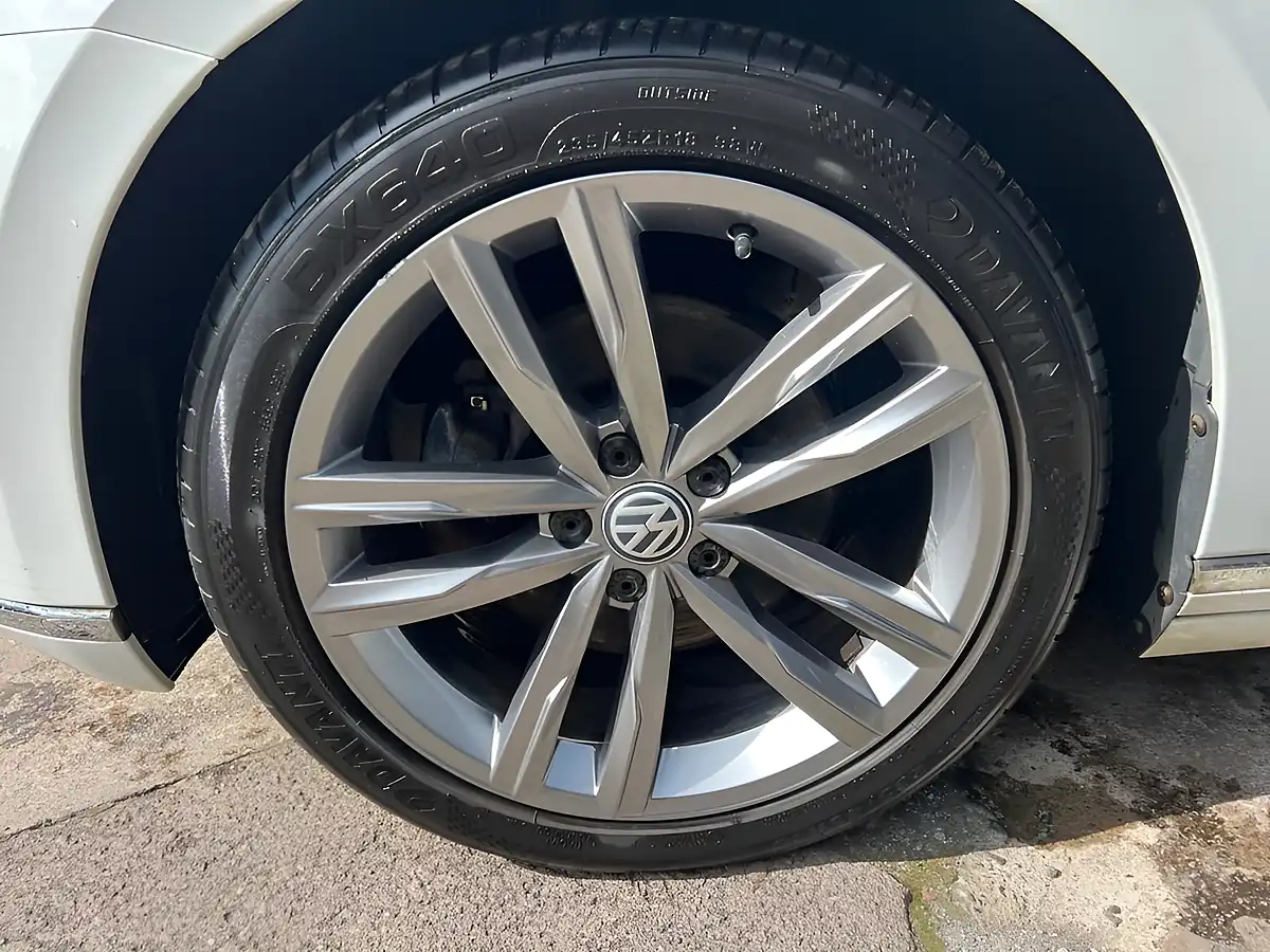 Used 2016 Volkswagen Passat GT White - Interior and Exterior details 9