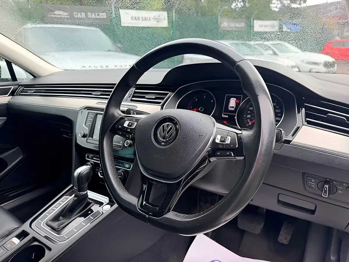 Used 2016 Volkswagen Passat GT White - Interior and Exterior details 14