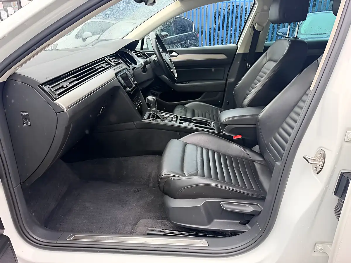 Used 2016 Volkswagen Passat GT White - Interior and Exterior details 18