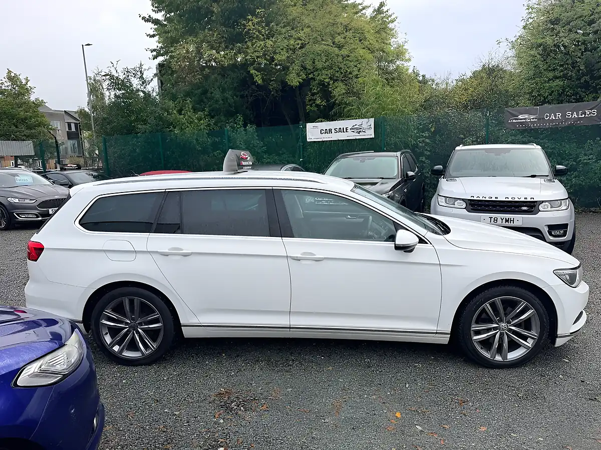 Used 2016 Volkswagen Passat GT White - Interior and Exterior details 4