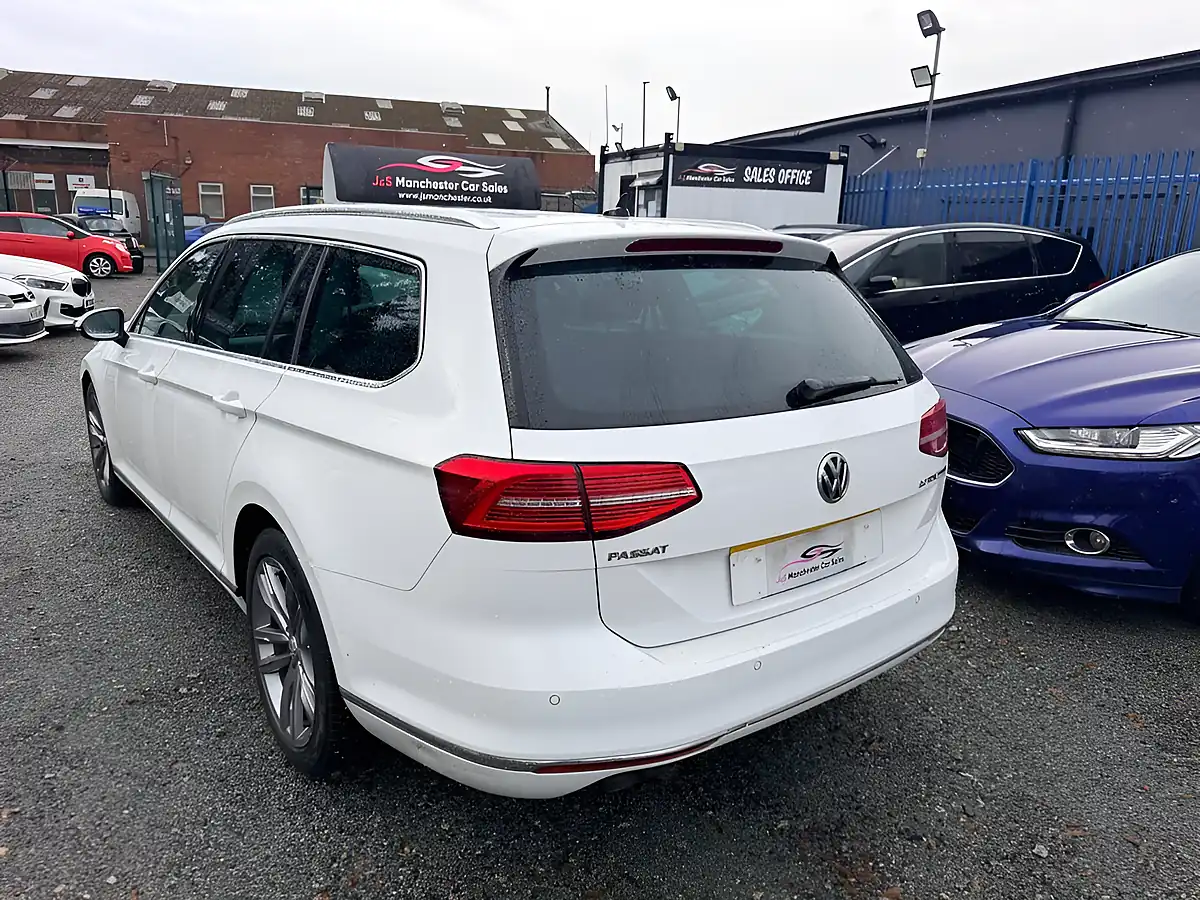 Used 2016 Volkswagen Passat GT White - Interior and Exterior details 8
