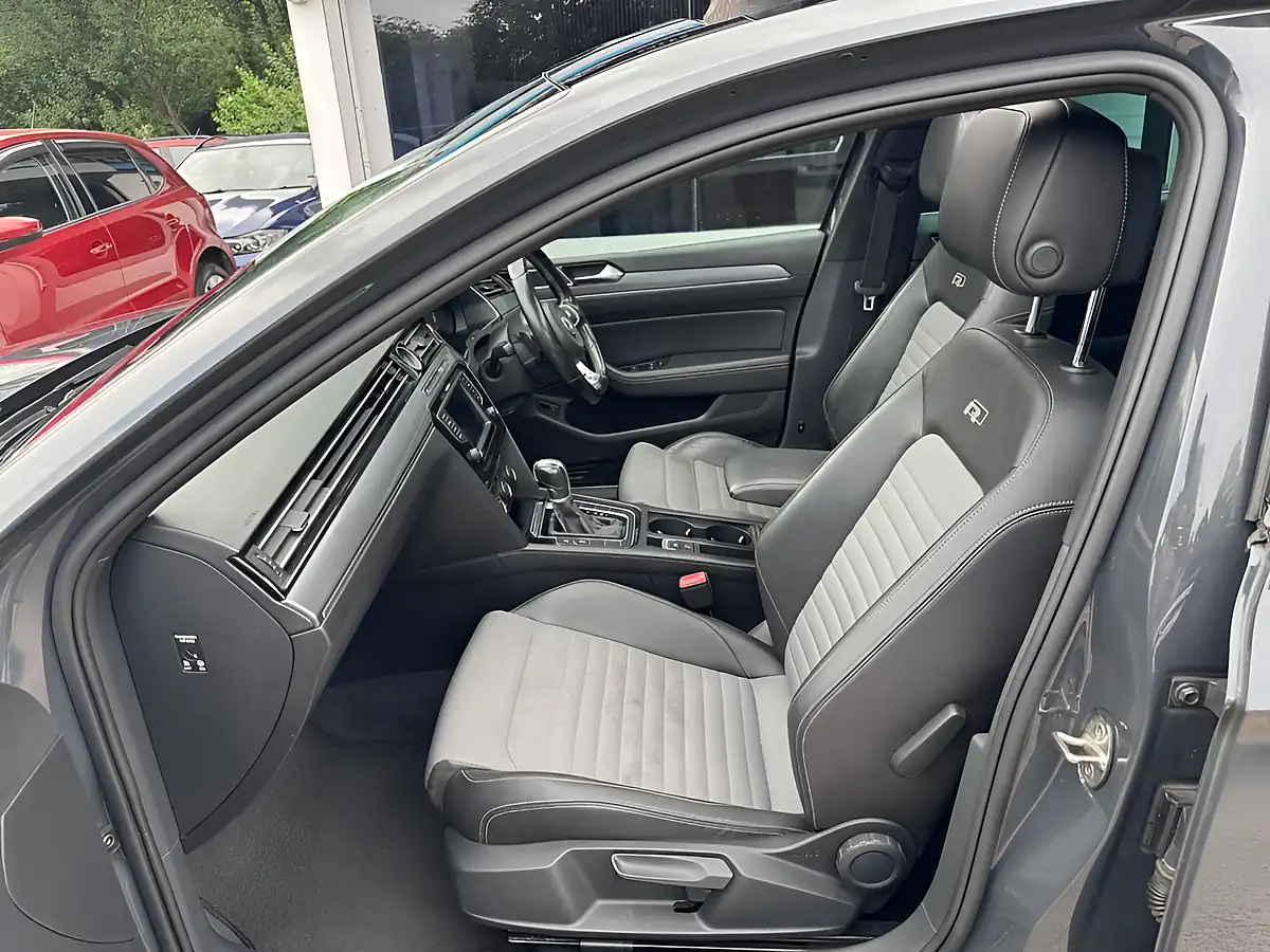 Used 2016 Volkswagen Passat R-Line Grey - Interior and Exterior details 14