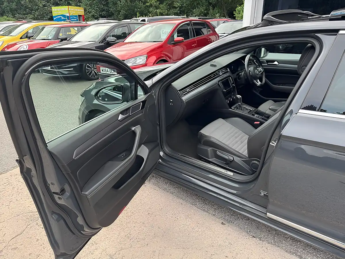 Used 2016 Volkswagen Passat R-Line Grey - Interior and Exterior details 15