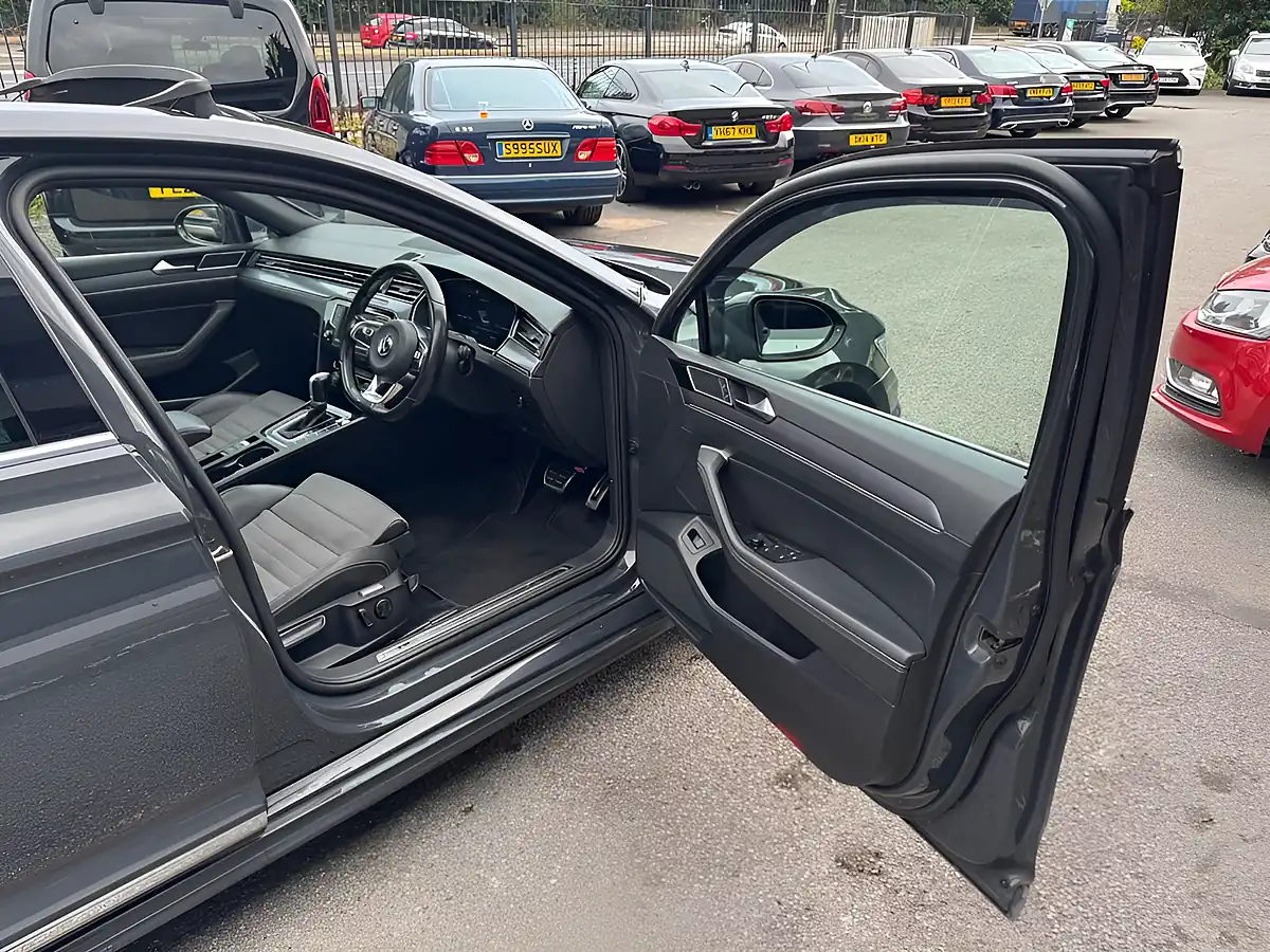Used 2016 Volkswagen Passat R-Line Grey - Interior and Exterior details 7