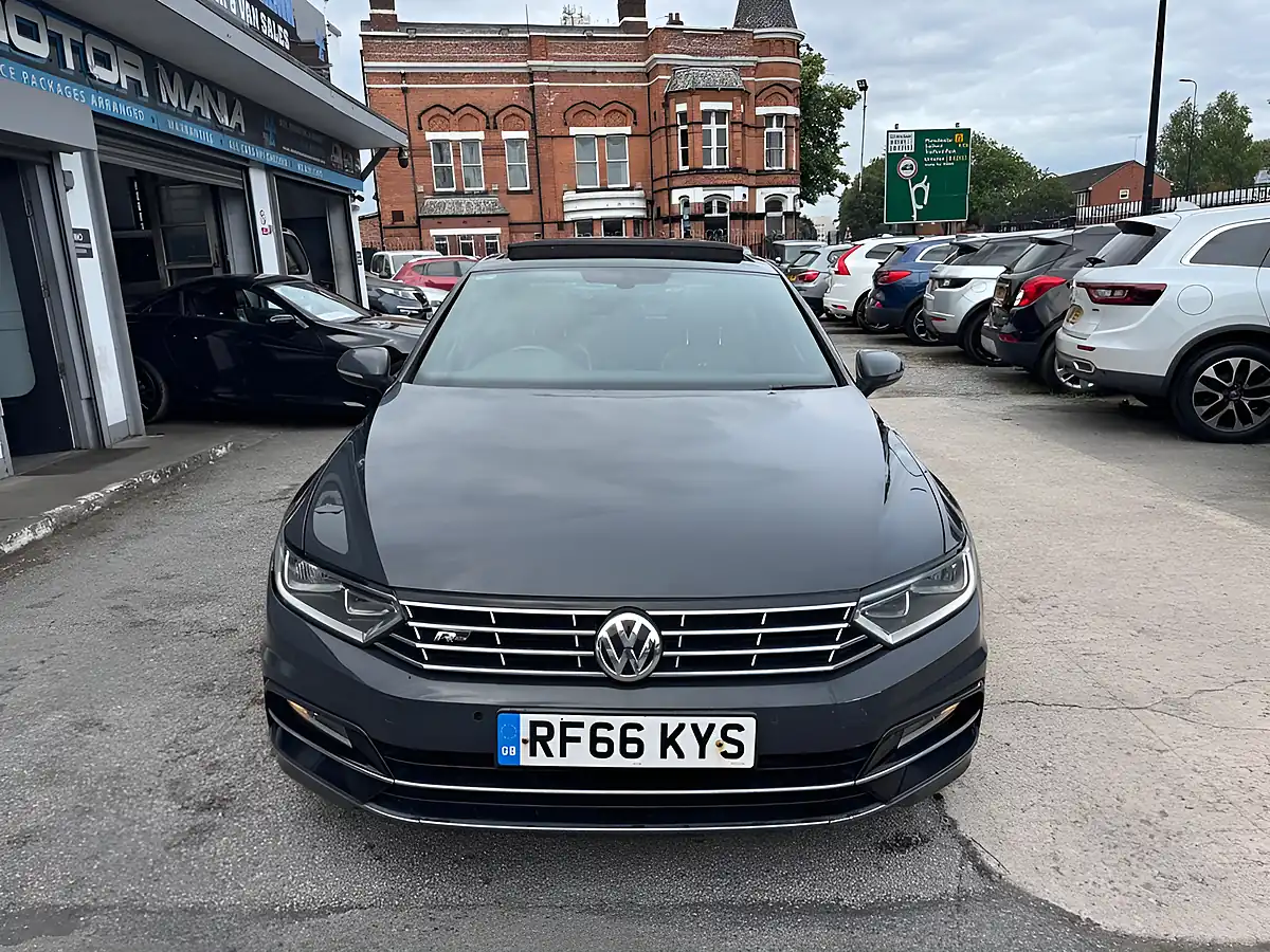 Used 2016 Volkswagen Passat R-Line Grey - Interior and Exterior details 9