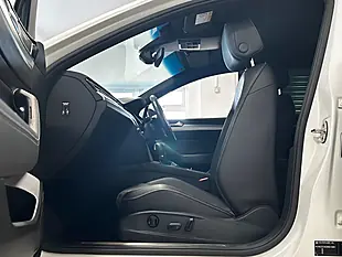 Used 2016 Volkswagen Passat R-Line Oryx White - Interior and Exterior details 11