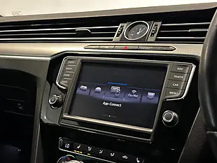 Used 2016 Volkswagen Passat R-Line Oryx White - Interior and Exterior details 18