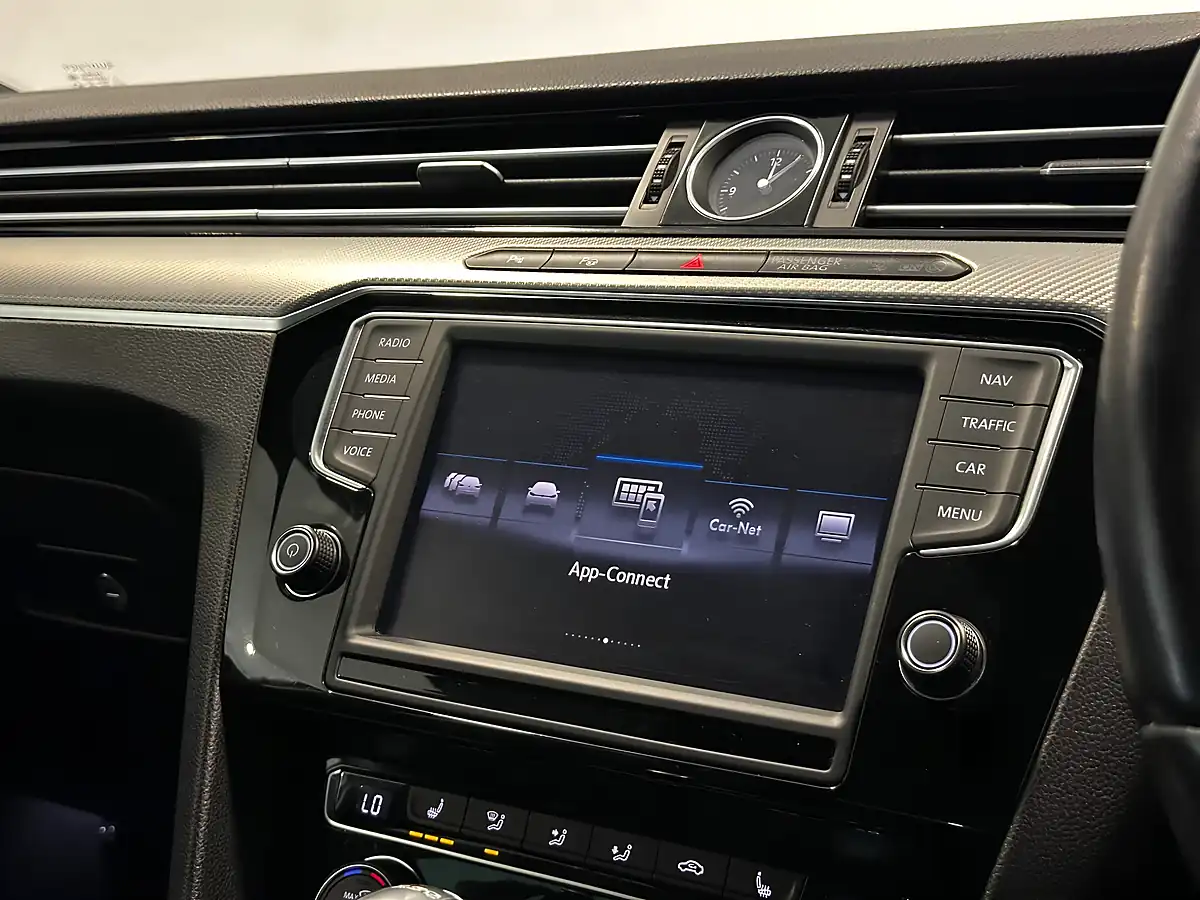 Used 2016 Volkswagen Passat R-Line Oryx White - Interior and Exterior details 18