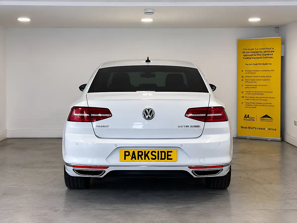 Used 2016 Volkswagen Passat R-Line Oryx White - Interior and Exterior details 5