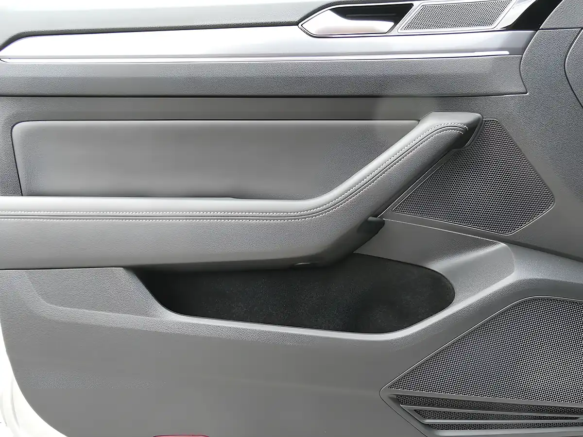 Used 2016 Volkswagen Passat R-Line Silver - Interior and Exterior details 19