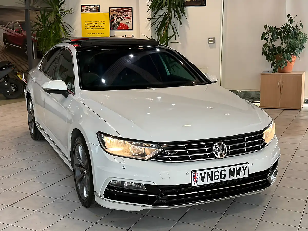 Used 2016 Volkswagen Passat R-Line White - Interior and Exterior details 2