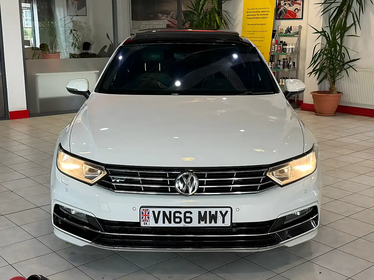 Used 2016 Volkswagen Passat R-Line White - Interior and Exterior details 4