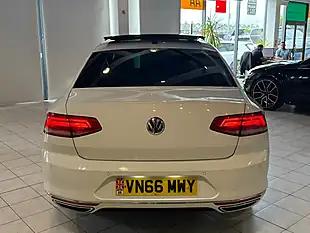 Used 2016 Volkswagen Passat R-Line White - Interior and Exterior details 8