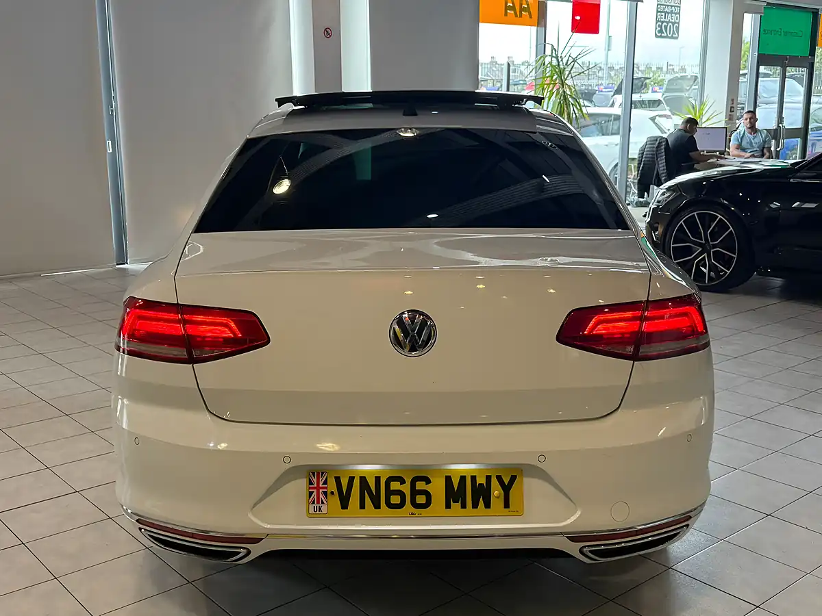 Used 2016 Volkswagen Passat R-Line White - Interior and Exterior details 8