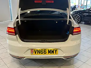 Used 2016 Volkswagen Passat R-Line White - Interior and Exterior details 9
