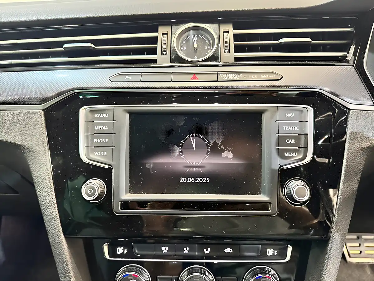 Used 2016 Volkswagen Passat R-Line White - Interior and Exterior details 13
