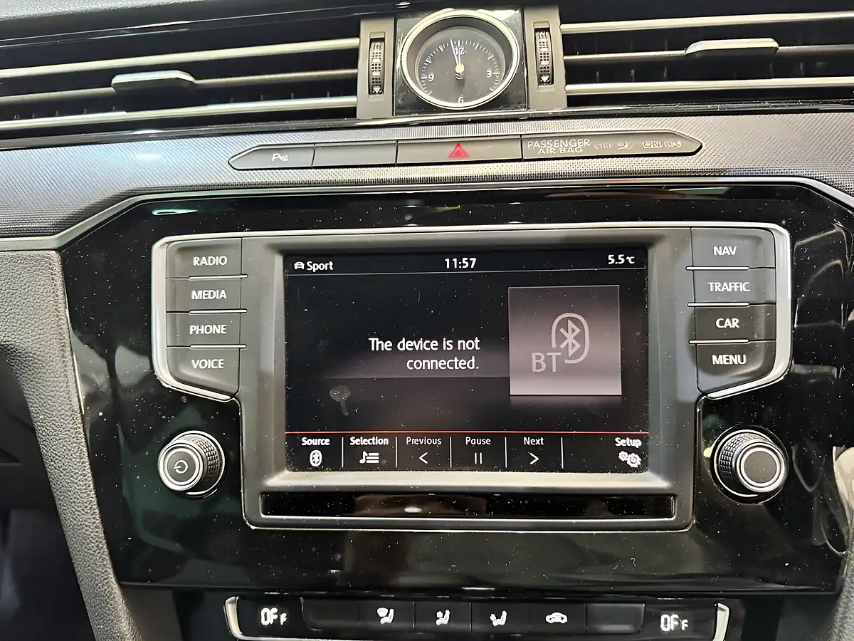 Used 2016 Volkswagen Passat R-Line White - Interior and Exterior details 15