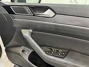 Used 2016 Volkswagen Passat R-Line White - Interior and Exterior details 6