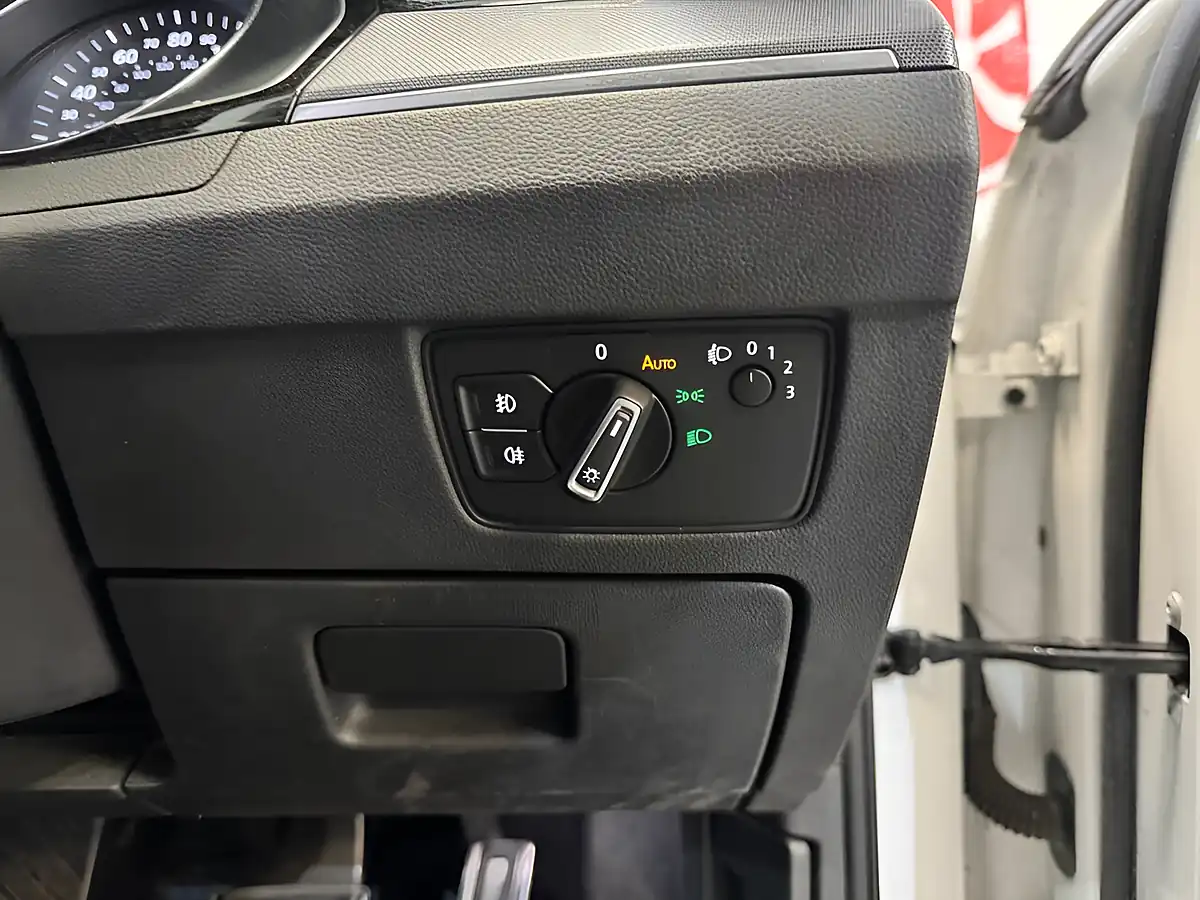 Used 2016 Volkswagen Passat R-Line White - Interior and Exterior details 7