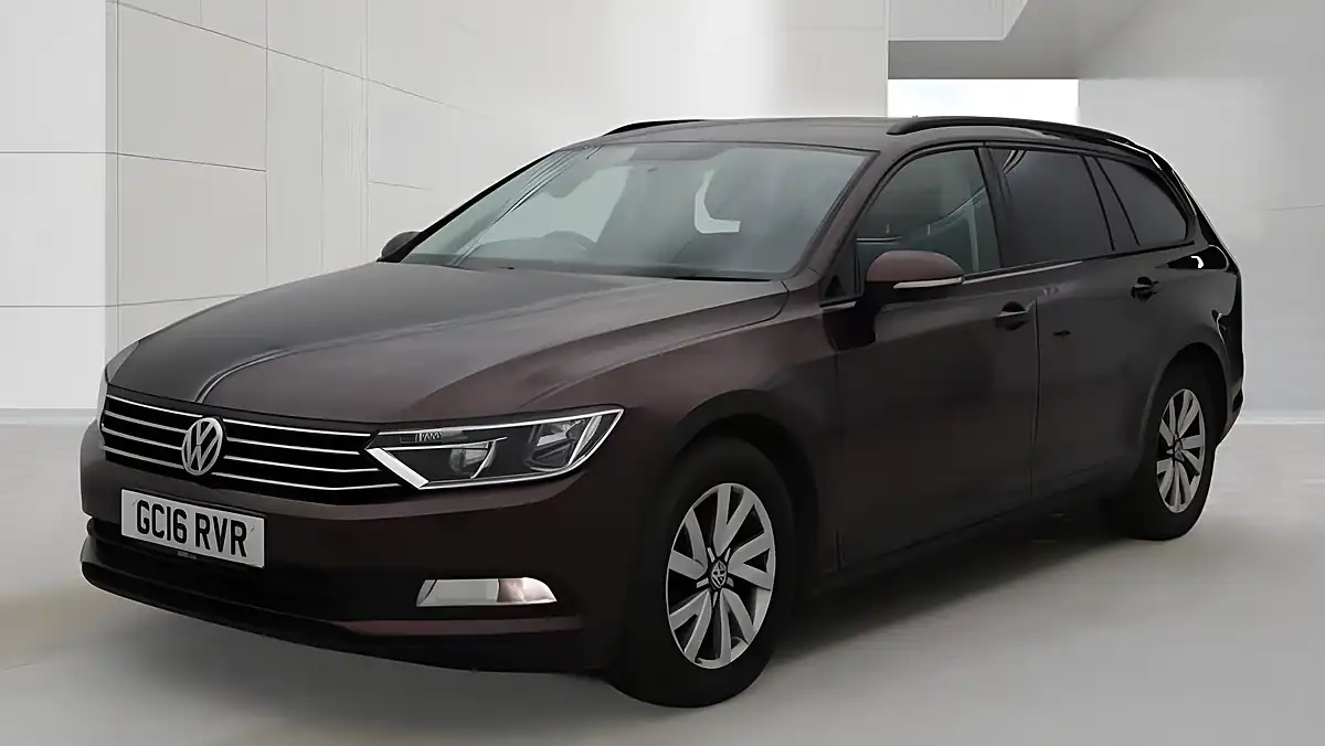 Used 2016 Volkswagen Passat S Red - Interior and Exterior details 2