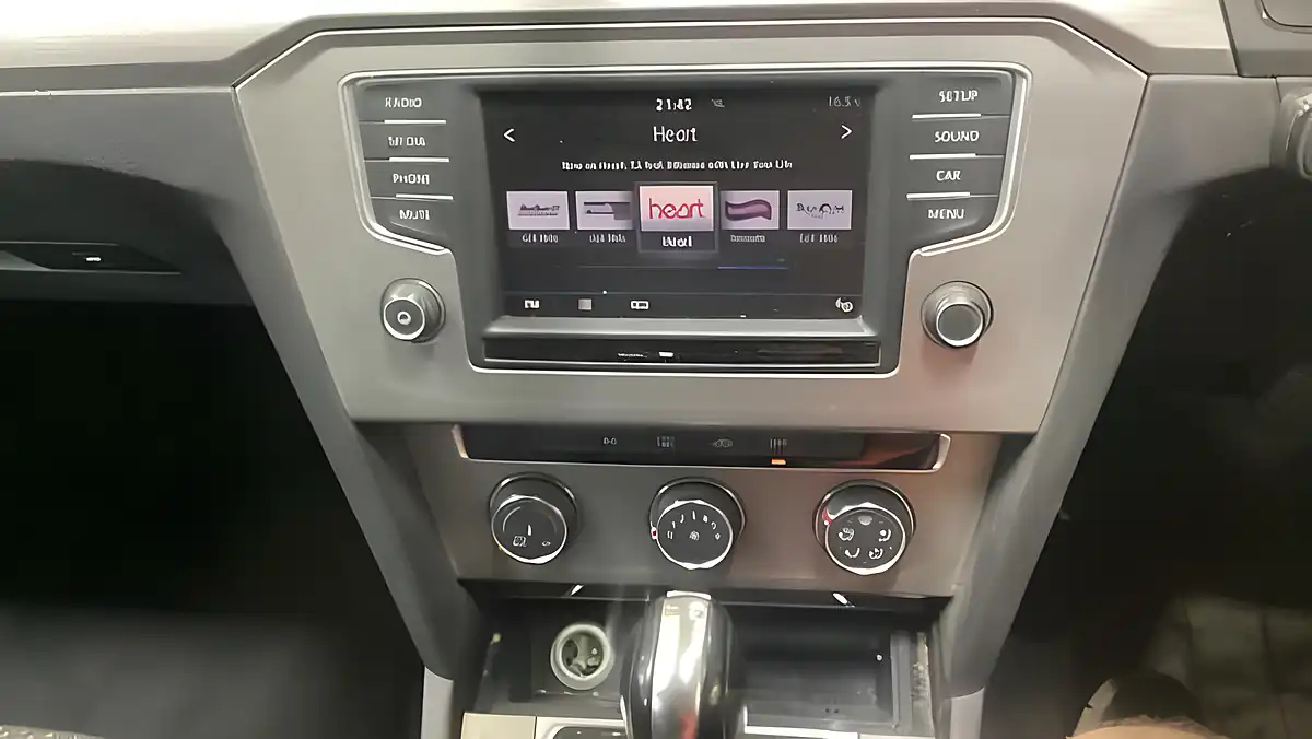 Used 2016 Volkswagen Passat S Red - Interior and Exterior details 7