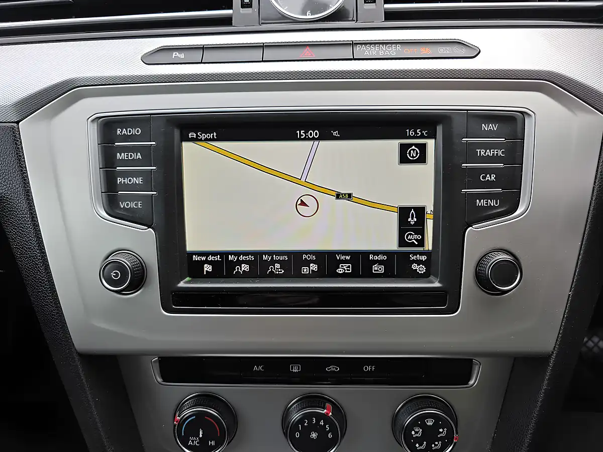 Used 2016 Volkswagen Passat Se Business Black - Interior and Exterior details 12