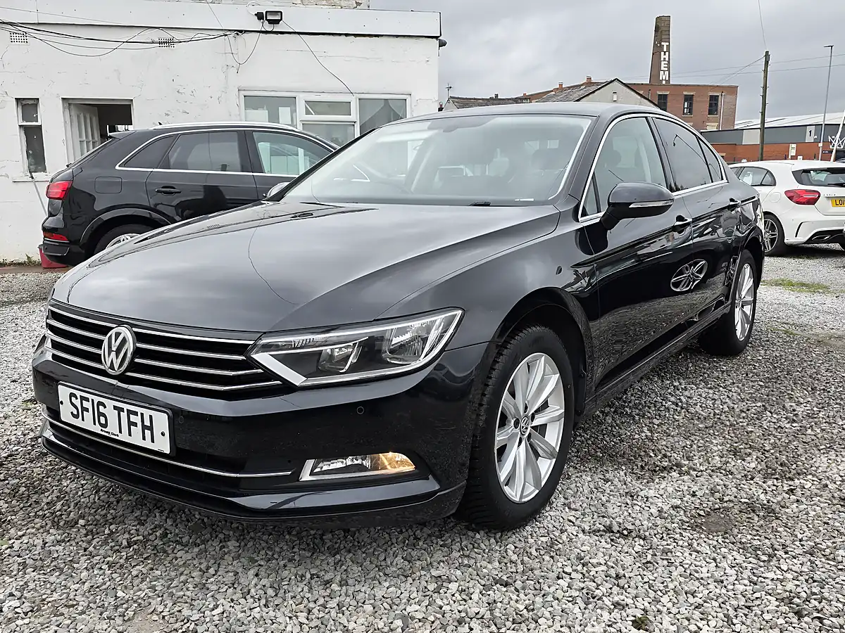 Used 2016 Volkswagen Passat Se Business Black - Interior and Exterior details 3