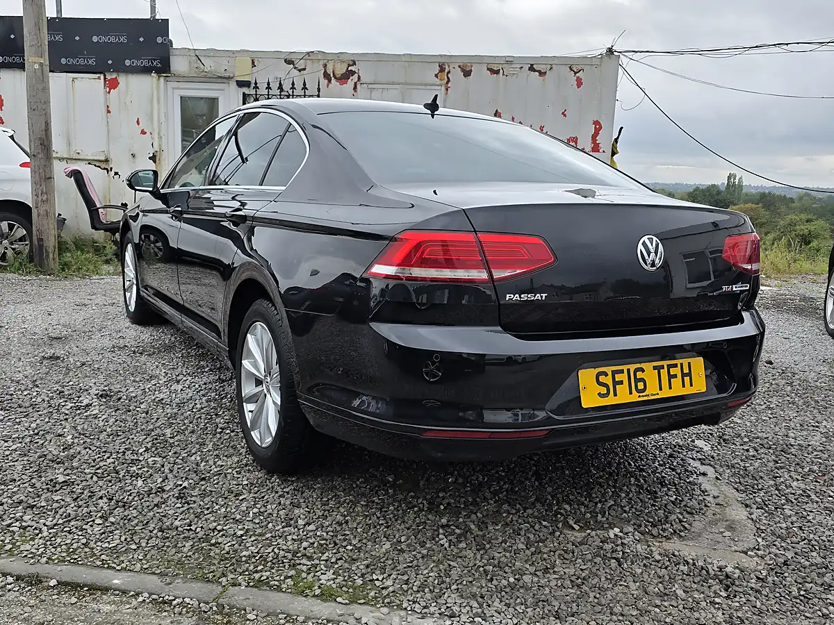 Used 2016 Volkswagen Passat Se Business Black - Interior and Exterior details 6