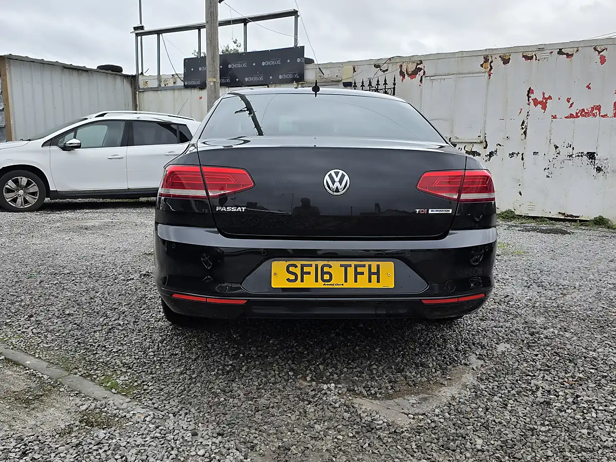 Used 2016 Volkswagen Passat Se Business Black - Interior and Exterior details 7