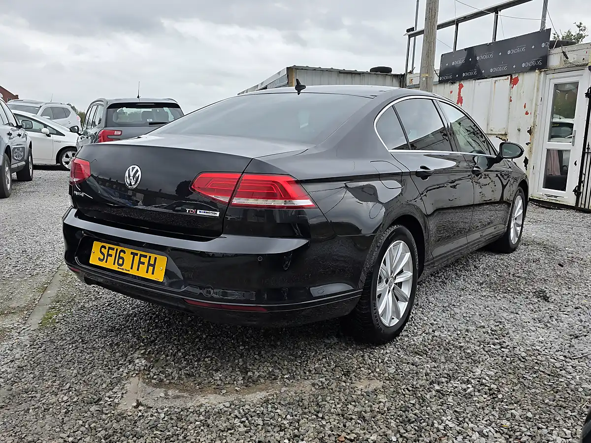 Used 2016 Volkswagen Passat Se Business Black - Interior and Exterior details 8