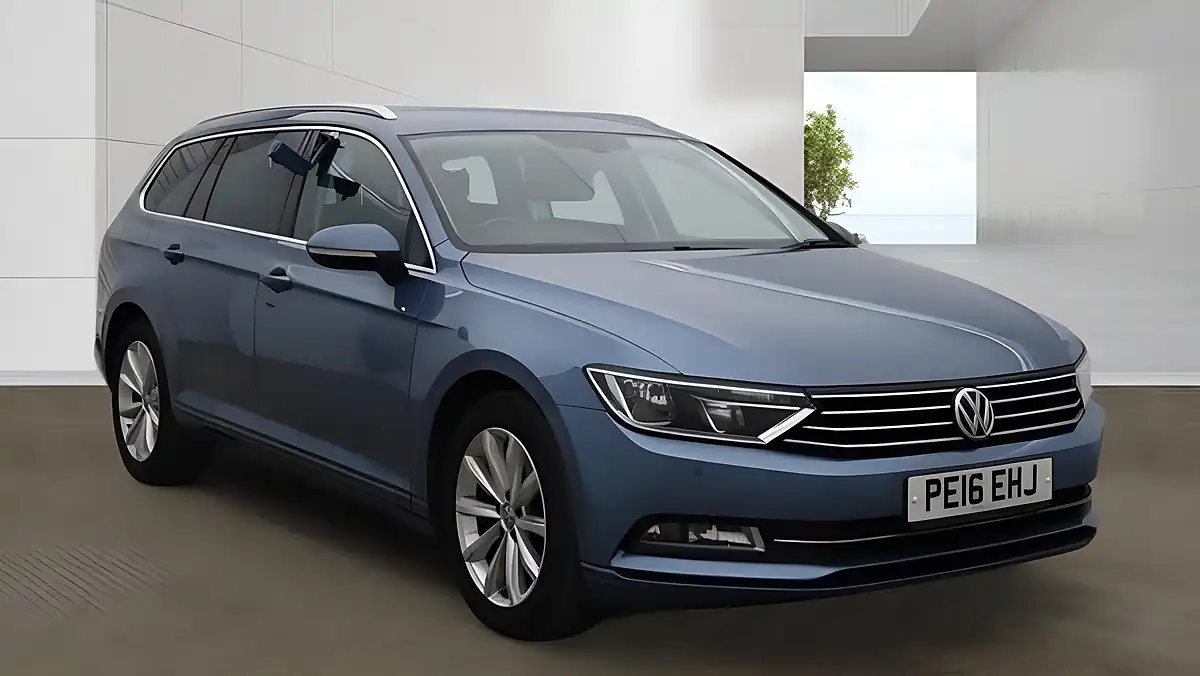 Used 2016 Volkswagen Passat Se Business Blue - Interior and Exterior details 2