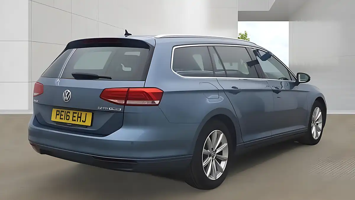 Used 2016 Volkswagen Passat Se Business Blue - Interior and Exterior details 4