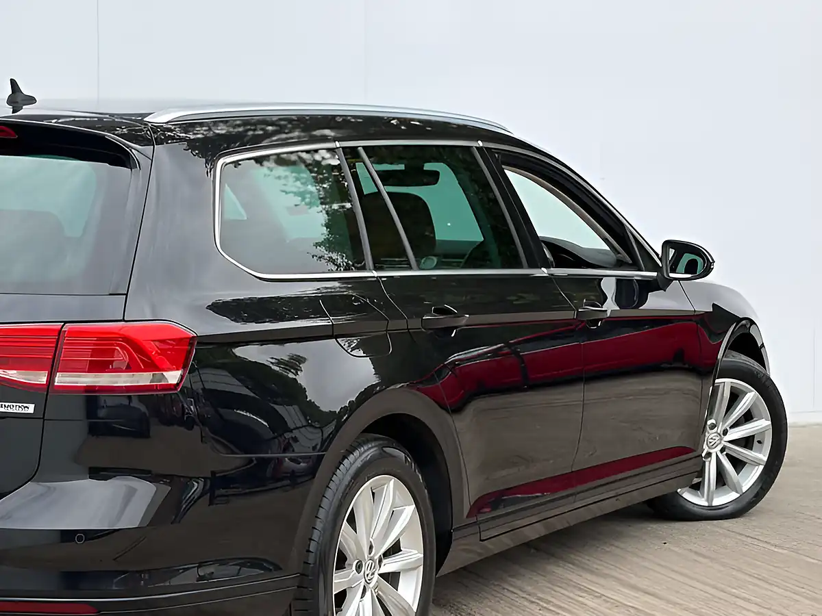 Used 2016 Volkswagen Passat Se Business Deep Black - Interior and Exterior details 13