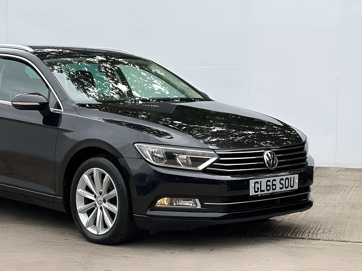 Used 2016 Volkswagen Passat Se Business Deep Black - Interior and Exterior details 2