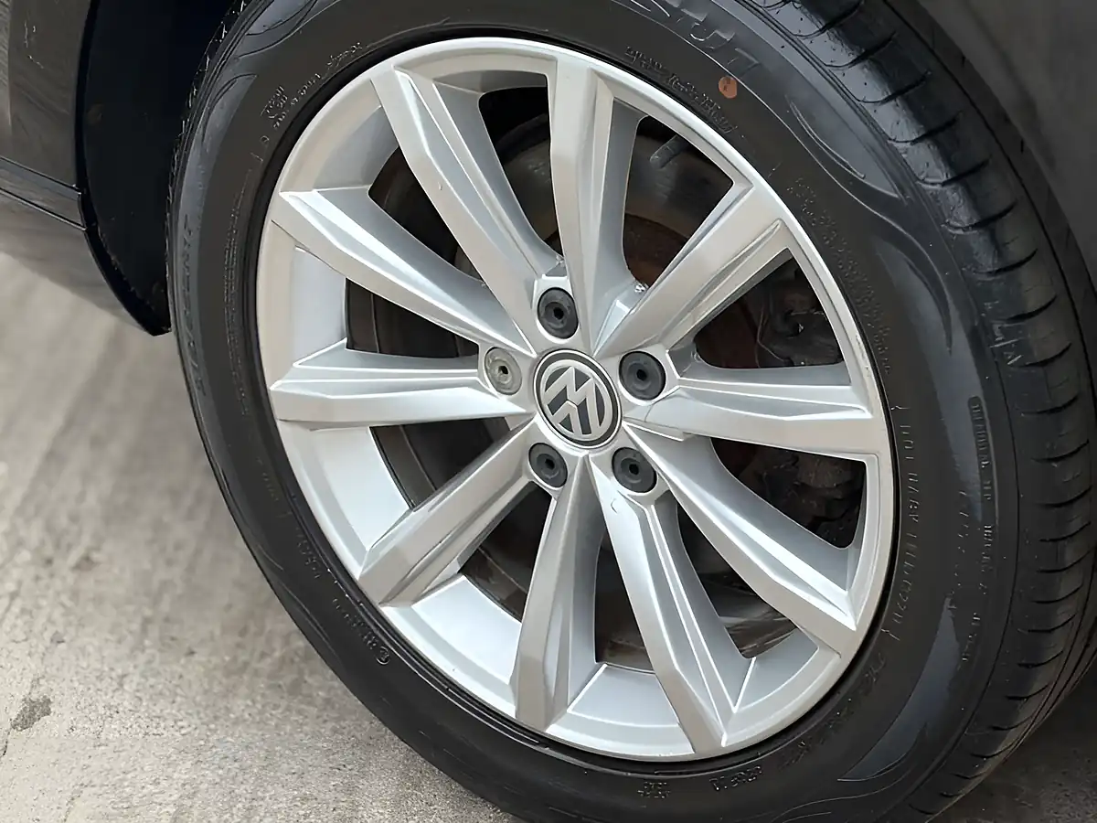 Used 2016 Volkswagen Passat Se Business Deep Black - Interior and Exterior details 6