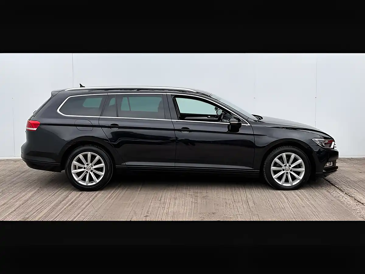 Used 2016 Volkswagen Passat Se Business Deep Black - Interior and Exterior details 8