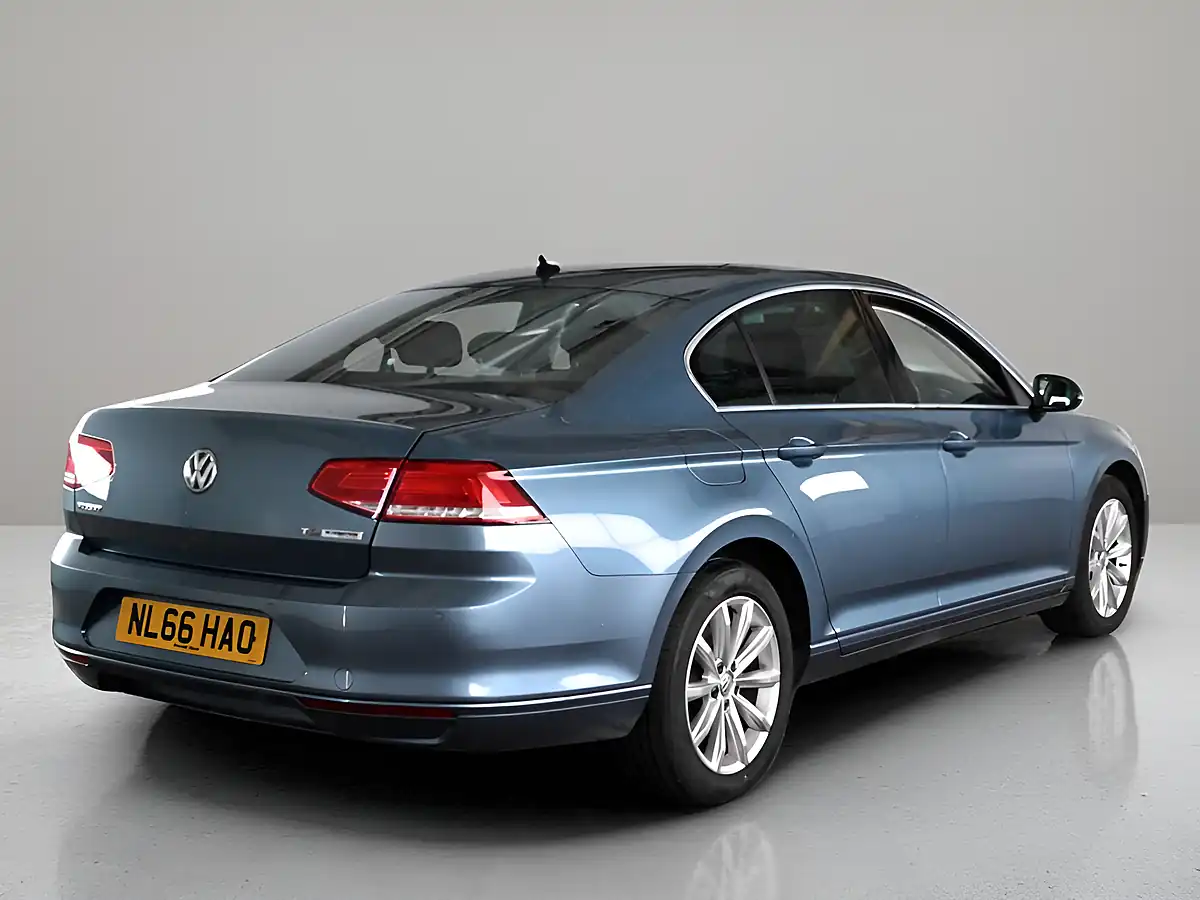 Used 2016 Volkswagen Passat Se Business Edition Blue - Interior and Exterior details 5