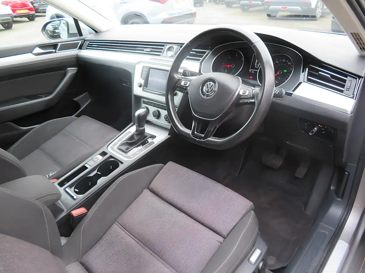 Used 2016 Volkswagen Passat Se Business Silver - Interior and Exterior details 11