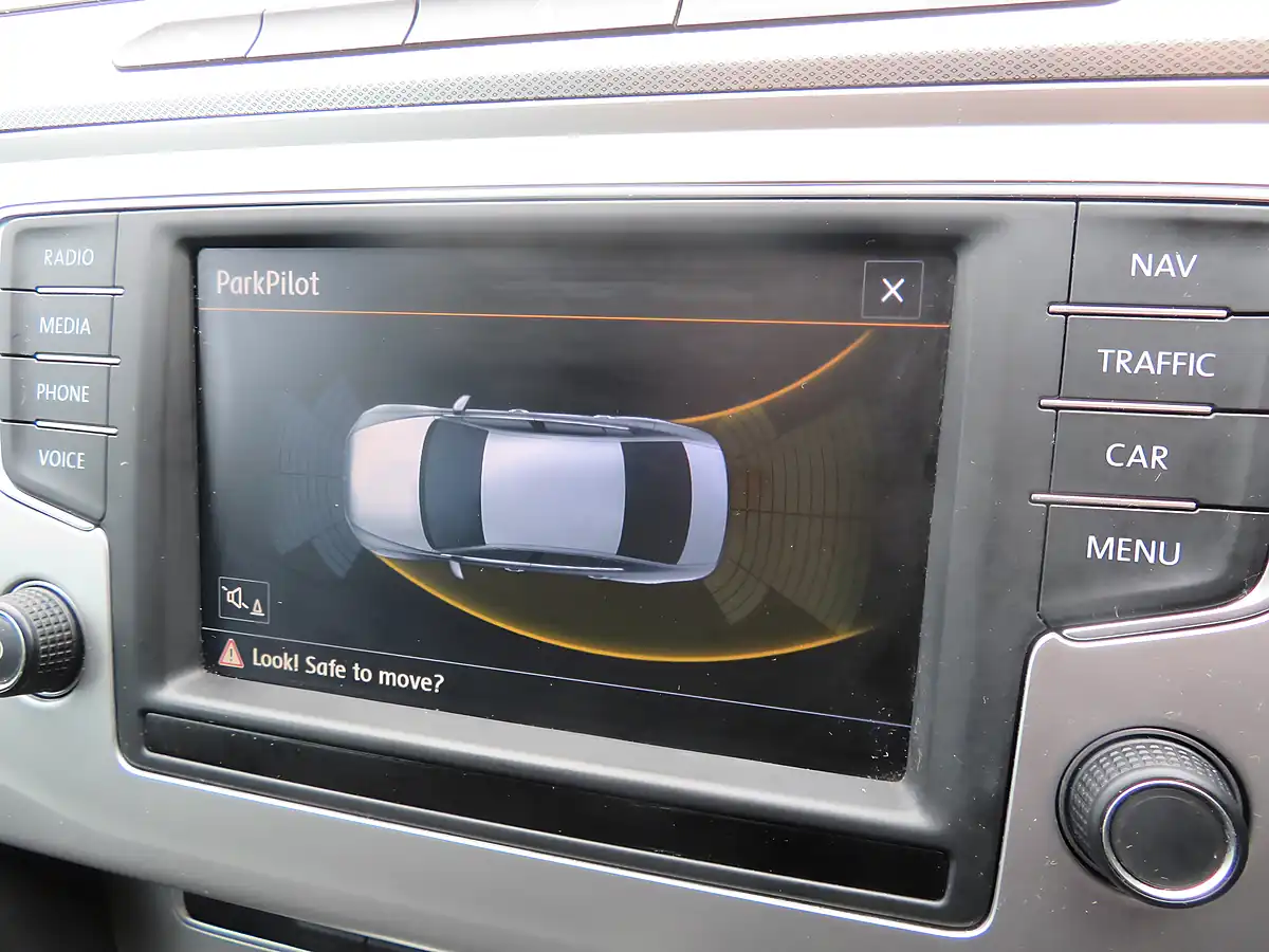 Used 2016 Volkswagen Passat Se Business Silver - Interior and Exterior details 12