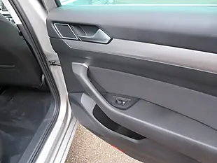 Used 2016 Volkswagen Passat Se Business Silver - Interior and Exterior details 15
