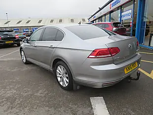 Used 2016 Volkswagen Passat Se Business Silver - Interior and Exterior details 8