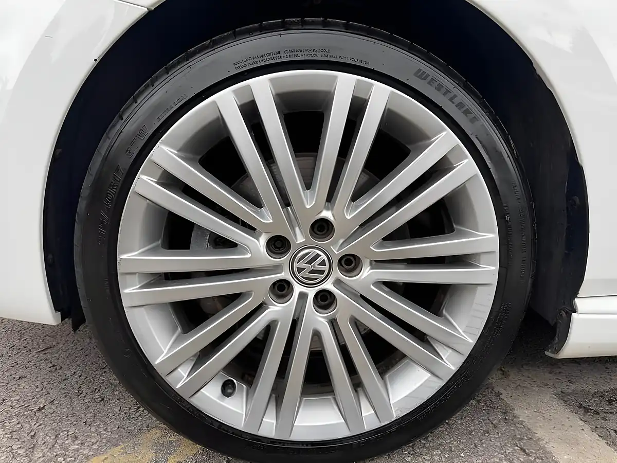 Used 2016 Volkswagen Polo Bluemotion Tech Bluegt White - Interior and Exterior details 15