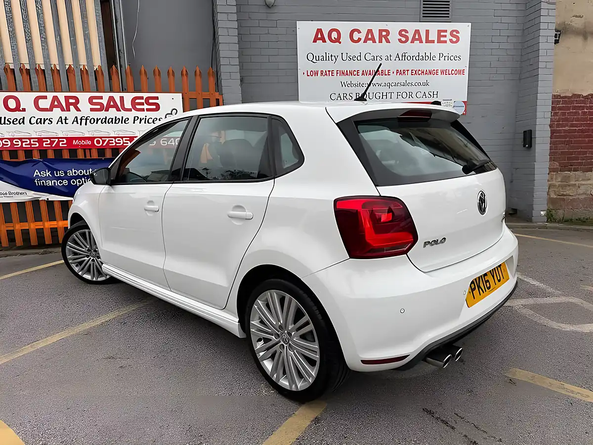 Used 2016 Volkswagen Polo Bluemotion Tech Bluegt White - Interior and Exterior details 5