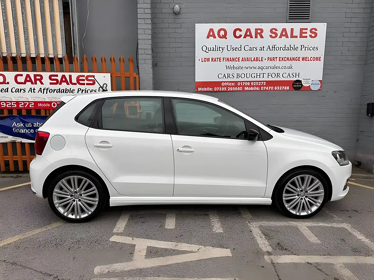 Used 2016 Volkswagen Polo Bluemotion Tech Bluegt White - Interior and Exterior details 8
